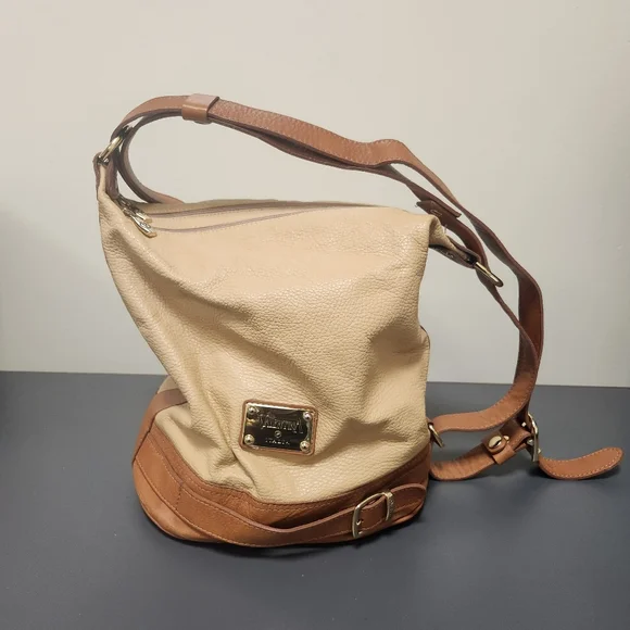 Valentina | Bags | Valentina Italia Cream And Tan Bucket Bag  display picture 1
